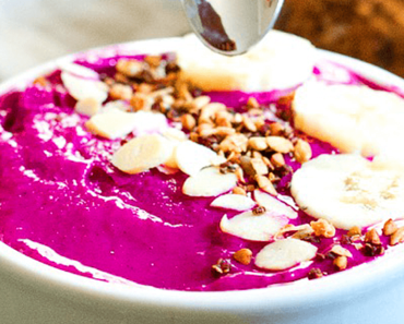how to vegan dragon fruit bowl recipe 1 370x297 - Vegan Dragon Fruit Bowl